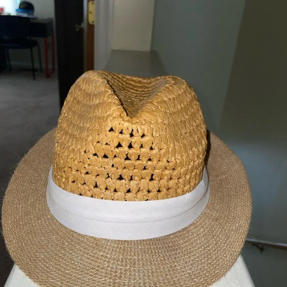 Women’s Hat - Picture 5 of 8